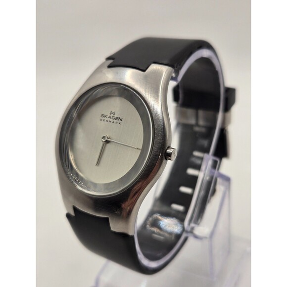 Skagen 235LSR 27mm Silver Stainless Steel Ladies' Watch Rubber Strap. - Picture 4 of 8